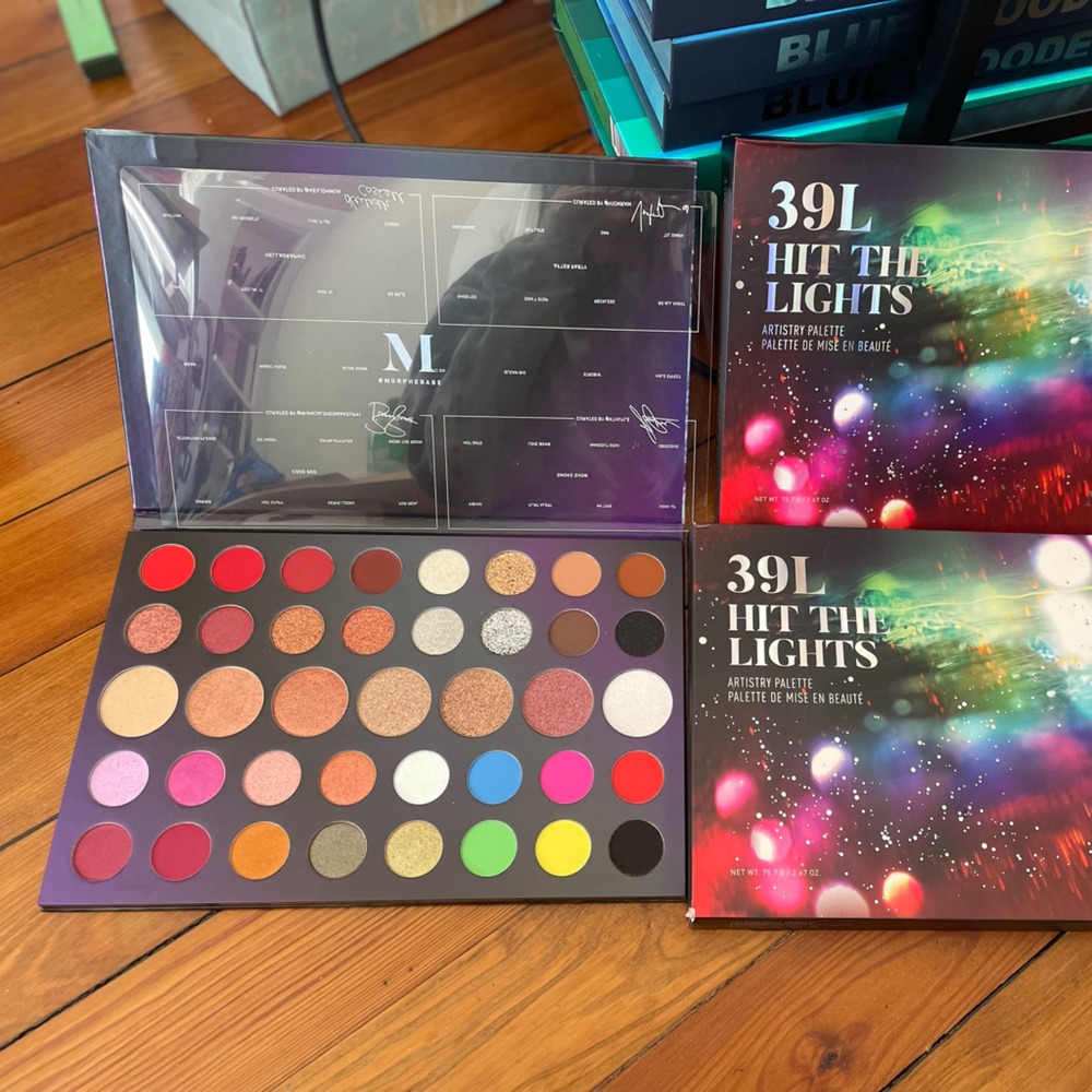 Morphe 39L hit the lights palette